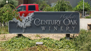 Custom winery sign for Housley's Century Oak Winery